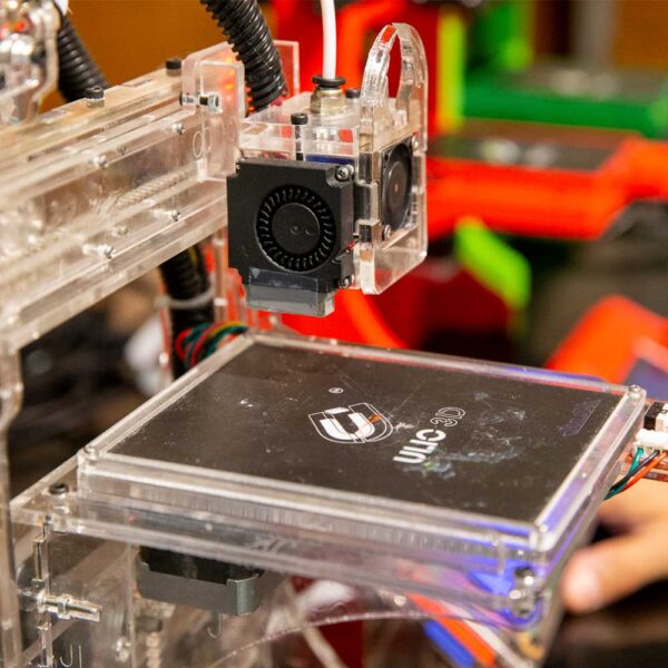 3D printer getting ready to print