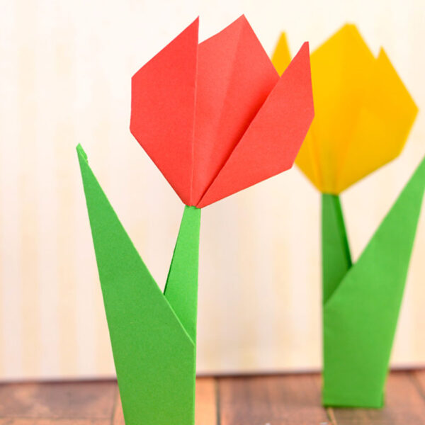 tulip-origamis-with-green-stems